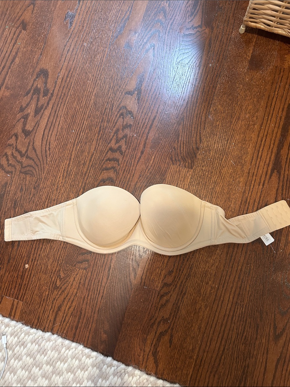 Strapless Molded T-Shirt Bra in Nude